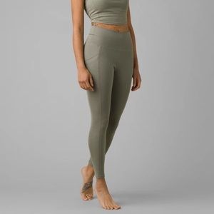 Dark green Prana leggings